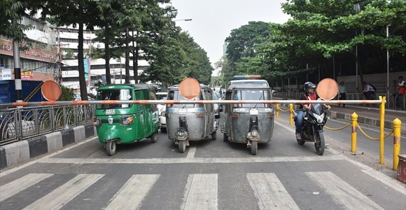 Renkli Taşıtlar Şehri Dakka