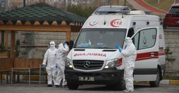 Sağlık Çalışanlarının Performans Ödemeleri 3 Ay Üst Tavandan Yapılacak