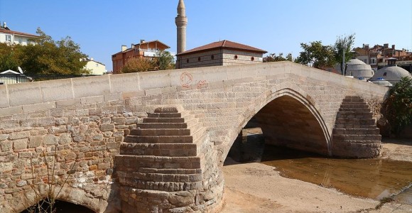 Selçukluların Ulu Irmak Üzerindeki 'gerdanlıkları'