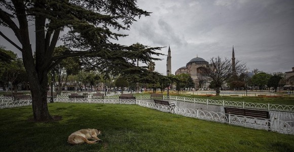 Türkiye, Kovid-19 Tedbirleri Kapsamında 29 Nisan-17 Mayıs Arasında 'tam Kapanma'ya Geçiyor