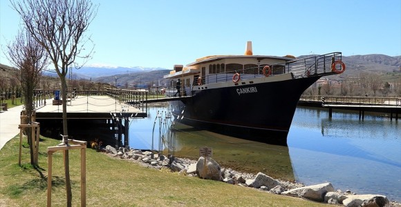 Uçak ve Trenin Ardından Gemi De Kütüphane Oldu