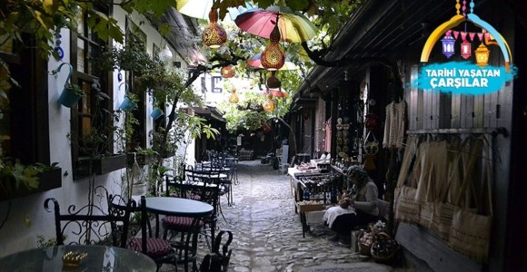 Yemeniciler Arastası'nın 'Pabucu Dama Atıldı' Ama O Direniyor