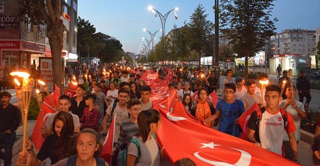 Ahilik Haftası Kutlamaları Fener Alayıyla Başladı
