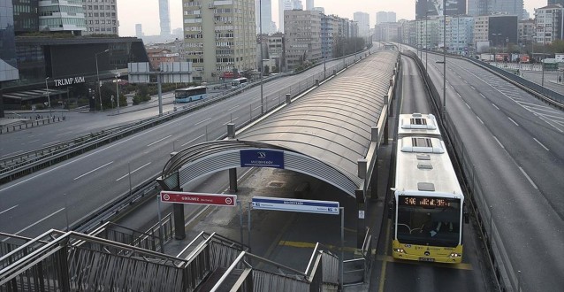 İstanbul'da Toplu Taşıma Araçlarında Sosyal Mesafenin Korunmasına Yönelik Yeni Tedbirler Alındı