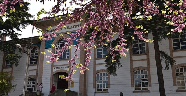 Kültürel Tesisler Yerel Yönetimlere Devredilecek